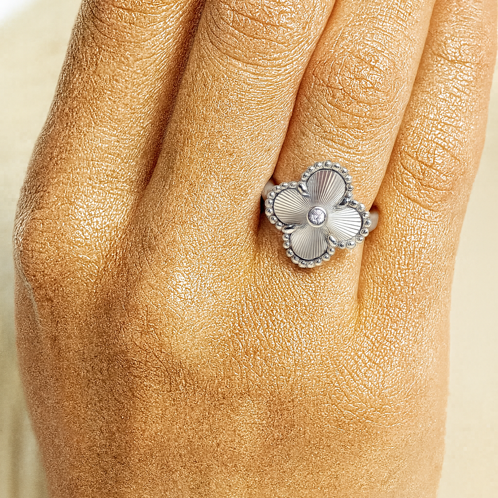 ANILLO TRÉBOL CON ZIRCONIA SILVER VF